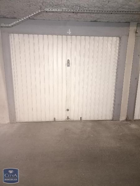 A LOUER GARAGE FERME RESIDENCE SECURISEE
