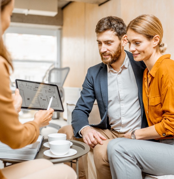 Couple qui cherche à investir sur le marché locatif