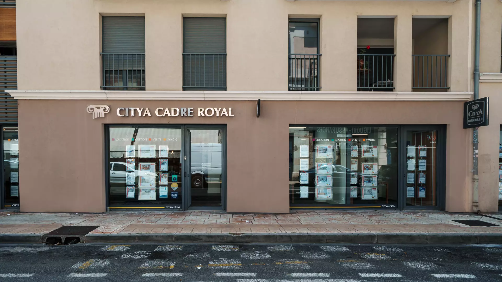Photo de Citya Cadre Royal - 6