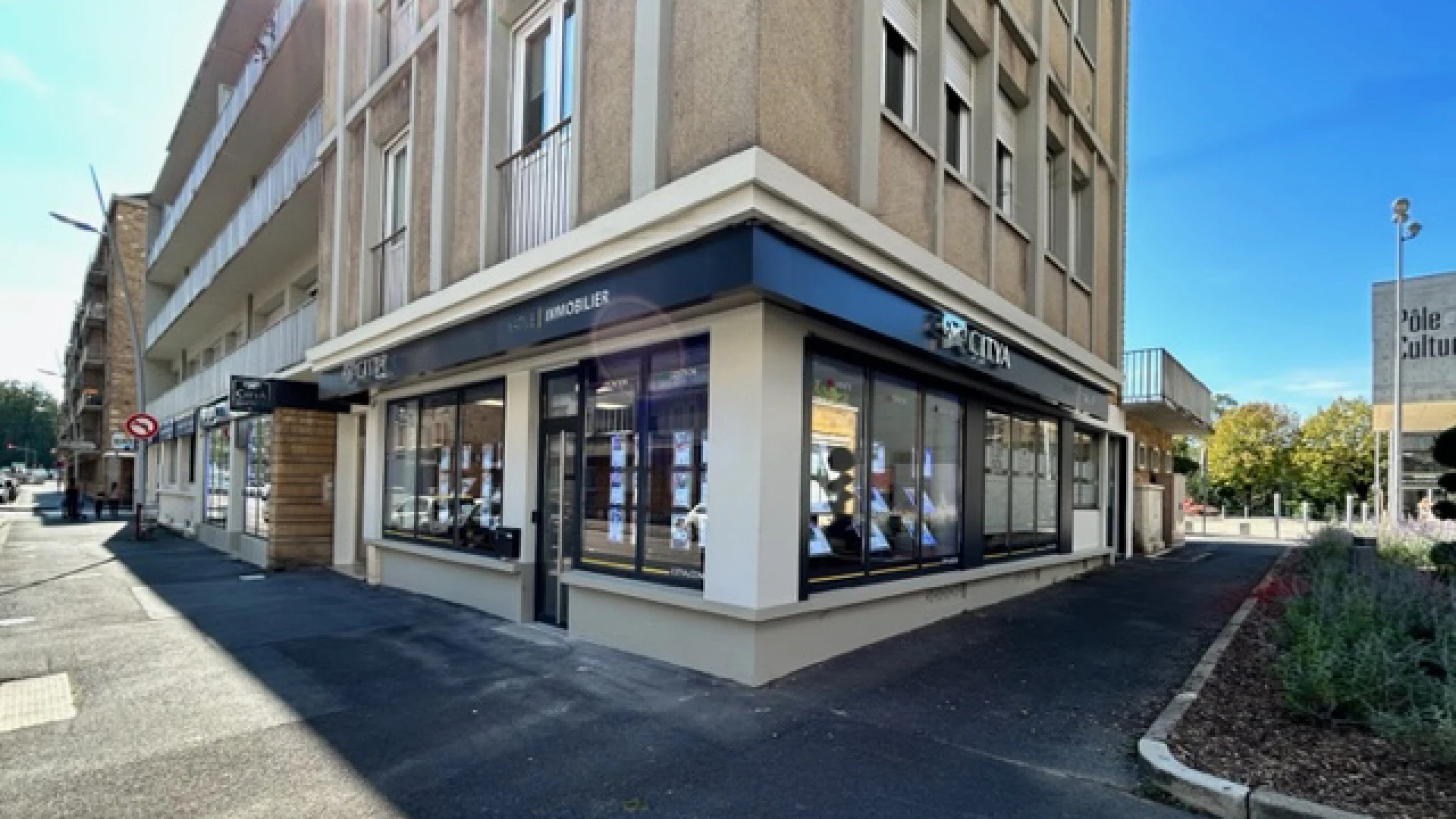 Photo de Citya Native Sedan - 1