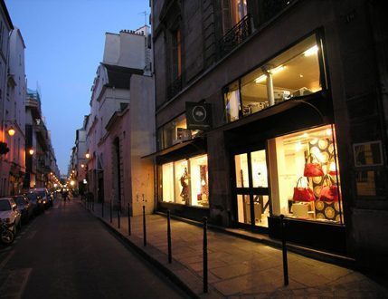 Un arrêté restreint l'éclairage des vitrines et des bureaux la nuit