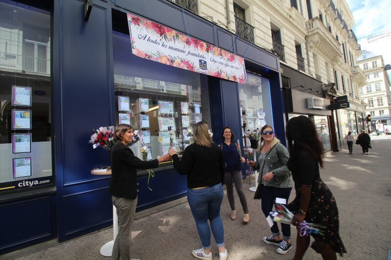 Une rose pour toutes ces mamans fantastiques - Saint-Étienne