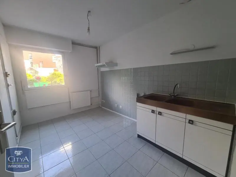 Photo 2 Appartement 1 pièce 34m²