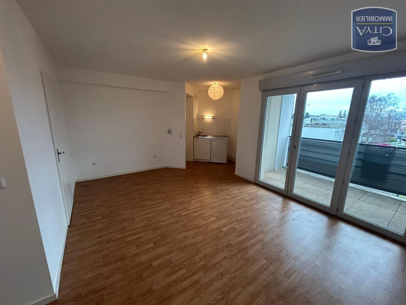 Photo 2 Appartement 1 pièce 27.85m²