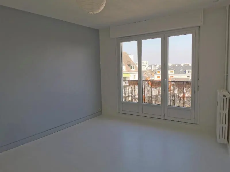 Photo 2 Appartement 1 pièce 28.15m²
