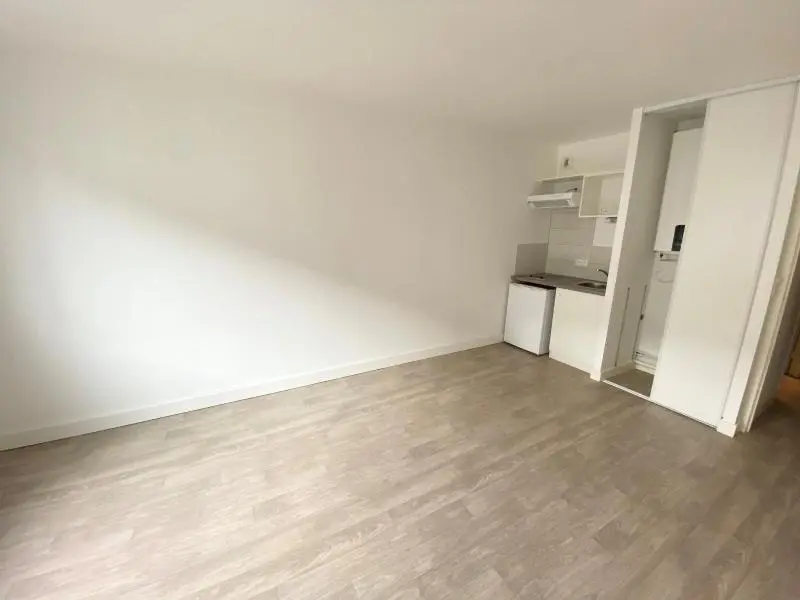 Photo 2 Appartement 1 pièce 23.83m²