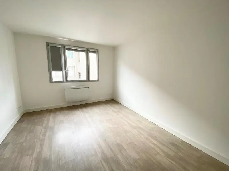 Photo 1 Appartement 1 pièce 23.83m²