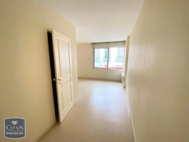 Photo 2 Appartement 1 pièce 28.73m²