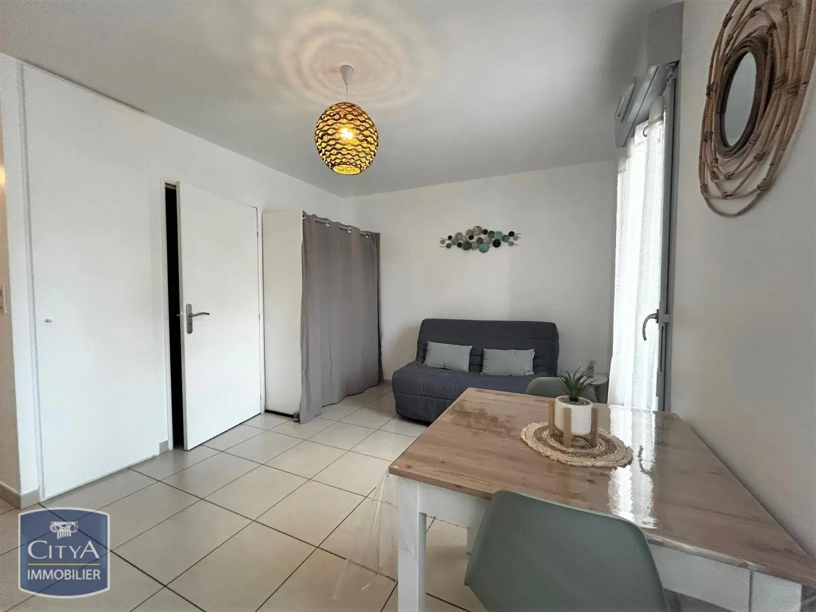 Photo 2 Appartement 1 pièce 22.81m²