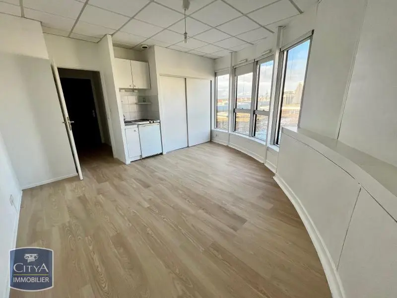 Photo 1 Appartement 1 pièce 23m²