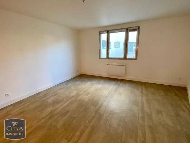 Photo 2 Appartement 1 pièce 29.59m²