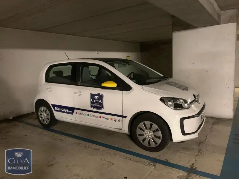 Photo 1 Parking