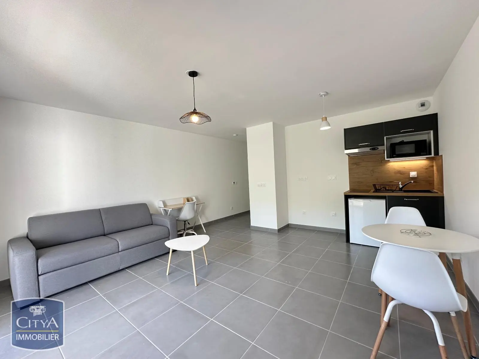 Photo 2 Appartement 1 pièce 31.84m²