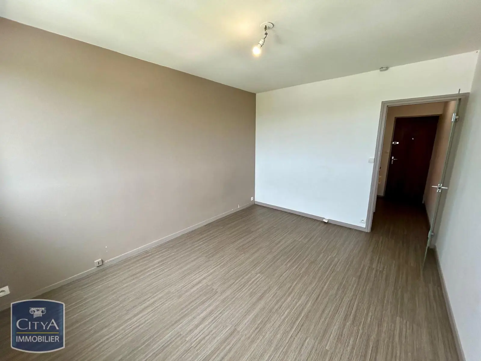 Photo 2 Appartement 1 pièce 19.43m²