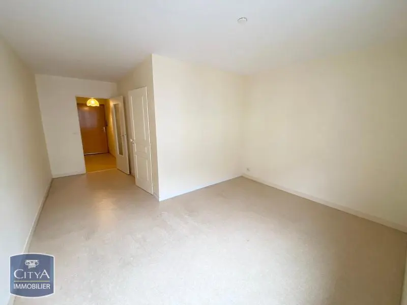 Photo 1 Appartement 1 pièce 28.73m²