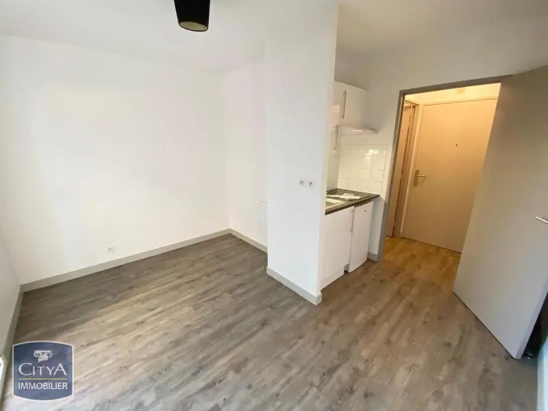 Photo 2 Appartement 1 pièce 16.04m²