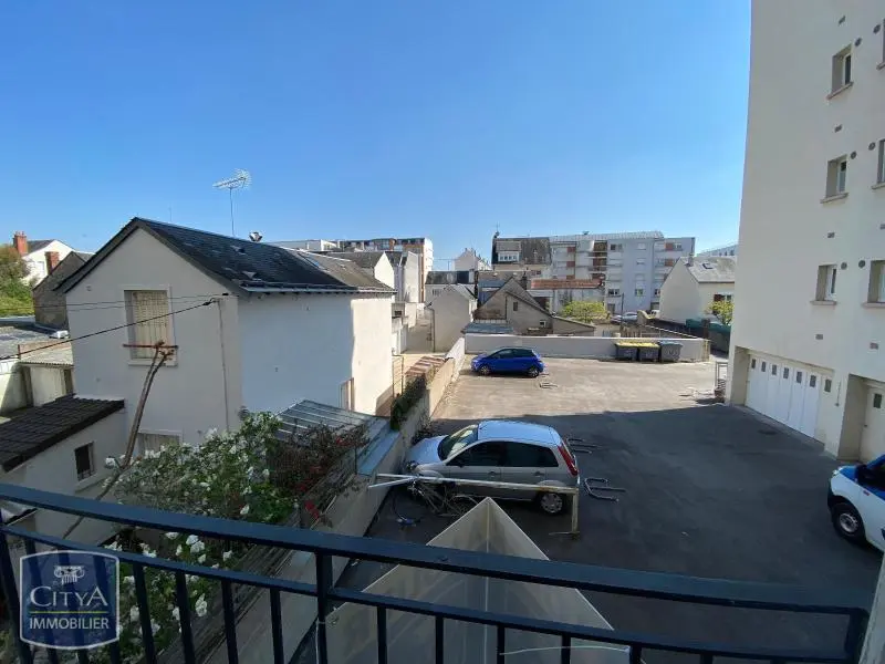 Photo 2 Appartement 1 pièce 21.82m²