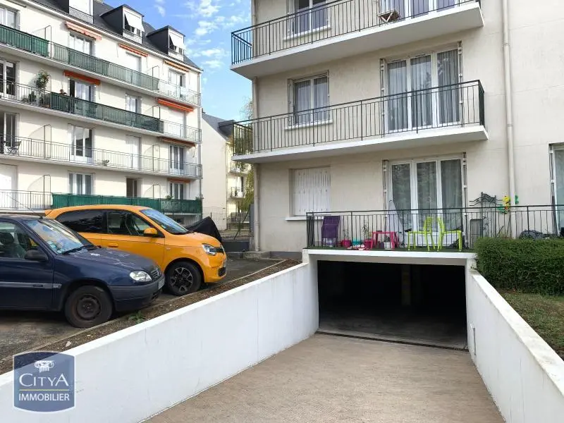 Photo 1 Parking