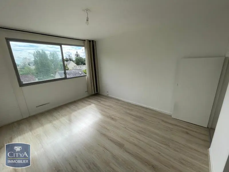 Photo 1 Appartement 1 pièce 24.76m²