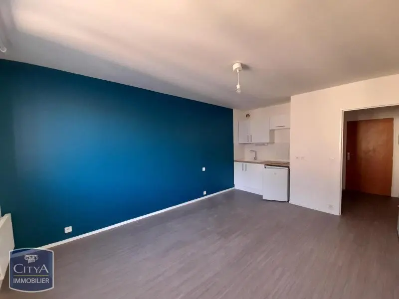 Photo 1 Appartement 1 pièce 22.89m²