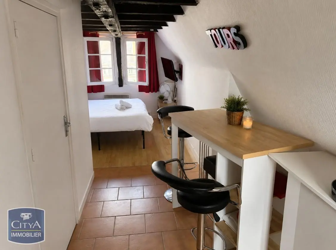 Photo 1 Appartement 1 pièce 18m²