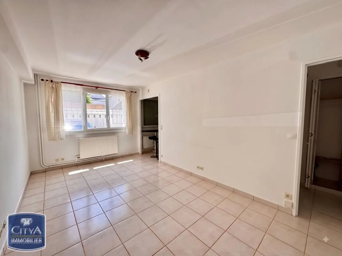Photo 1 Appartement 1 pièce 27.52m²