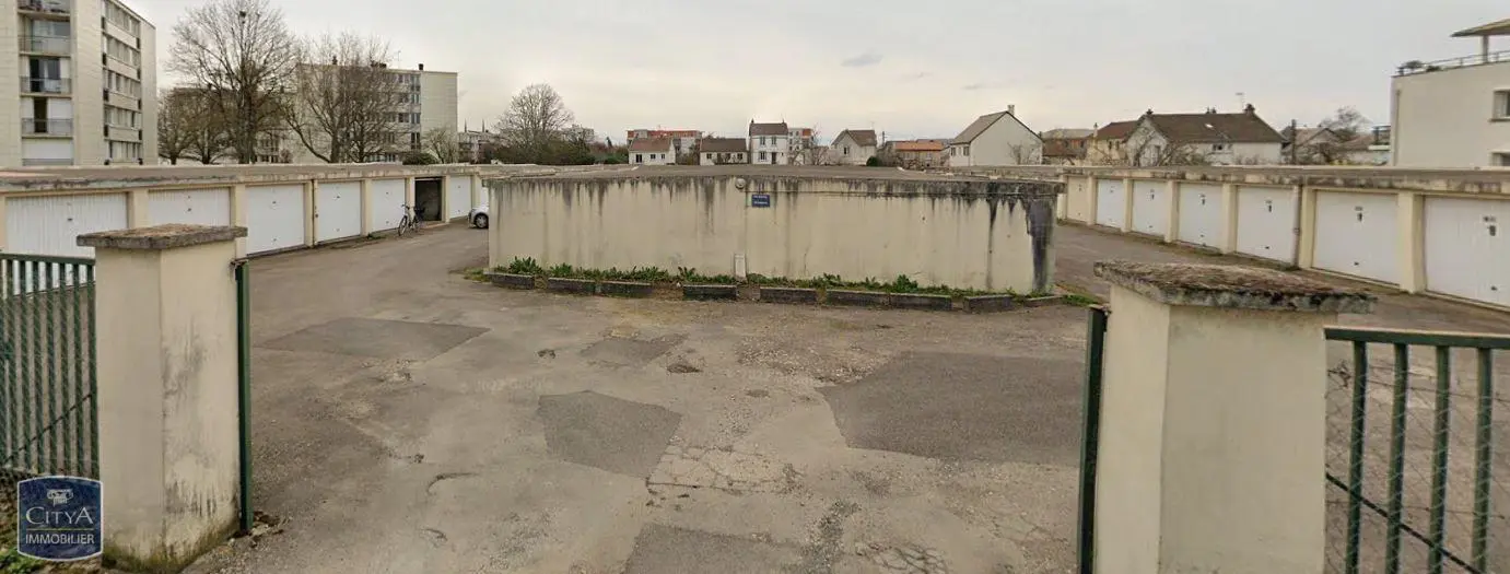 Photo 1 Parking