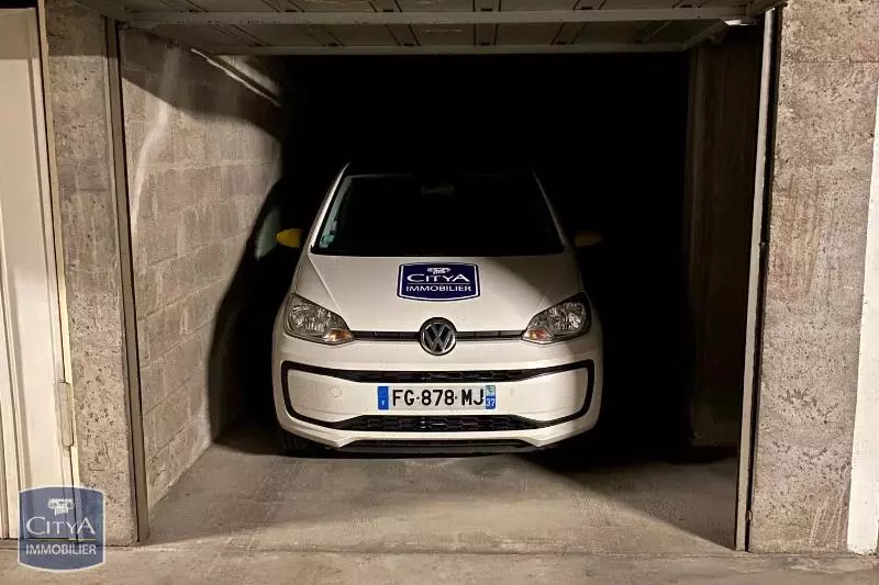 Photo 1 Parking
