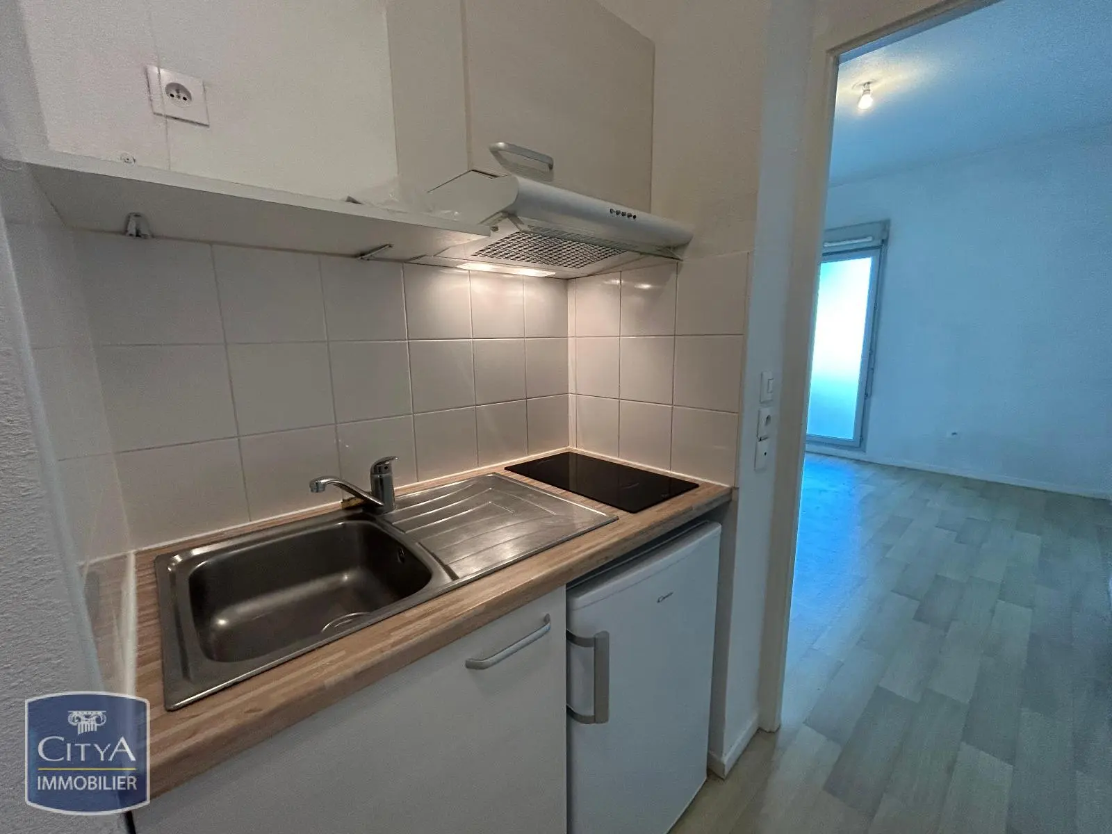 Photo 1 Appartement 1 pièce 19.54m²
