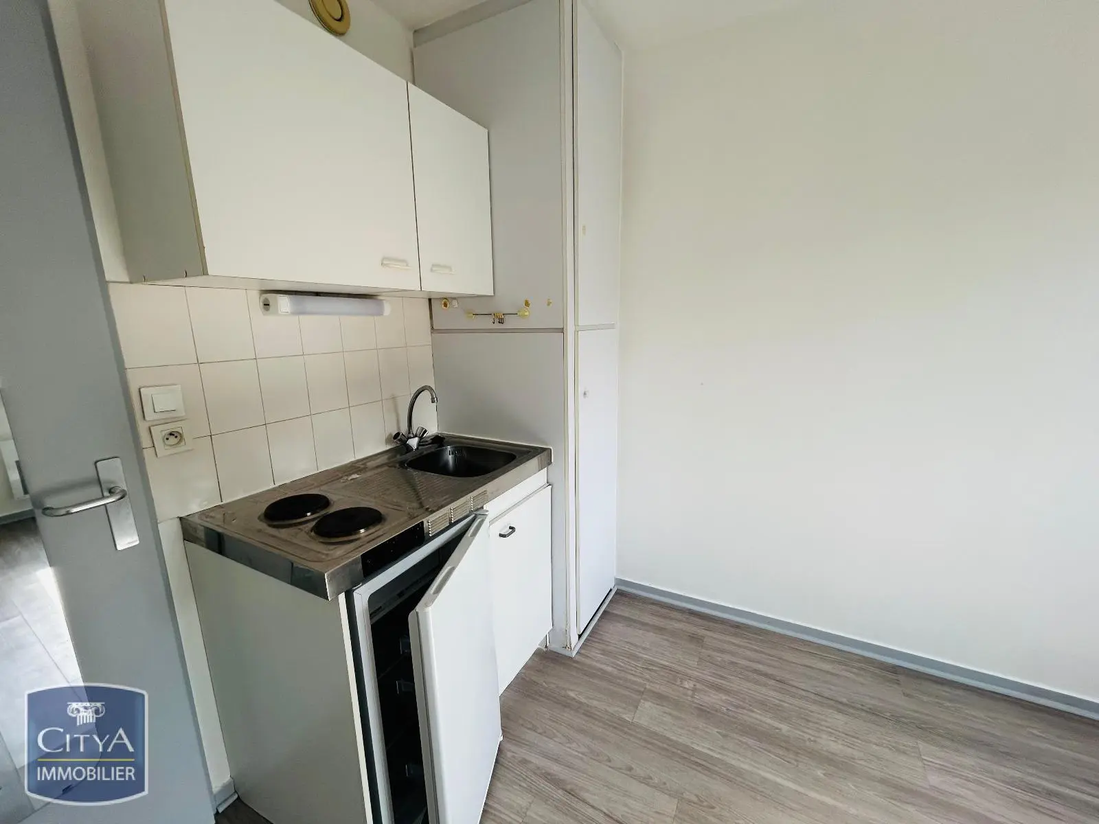 Photo 2 Appartement 1 pièce 12.91m²