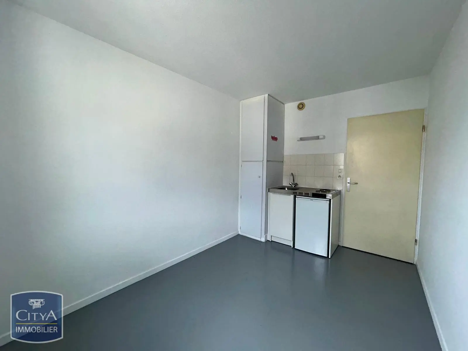 Photo 1 Appartement 1 pièce 12.72m²