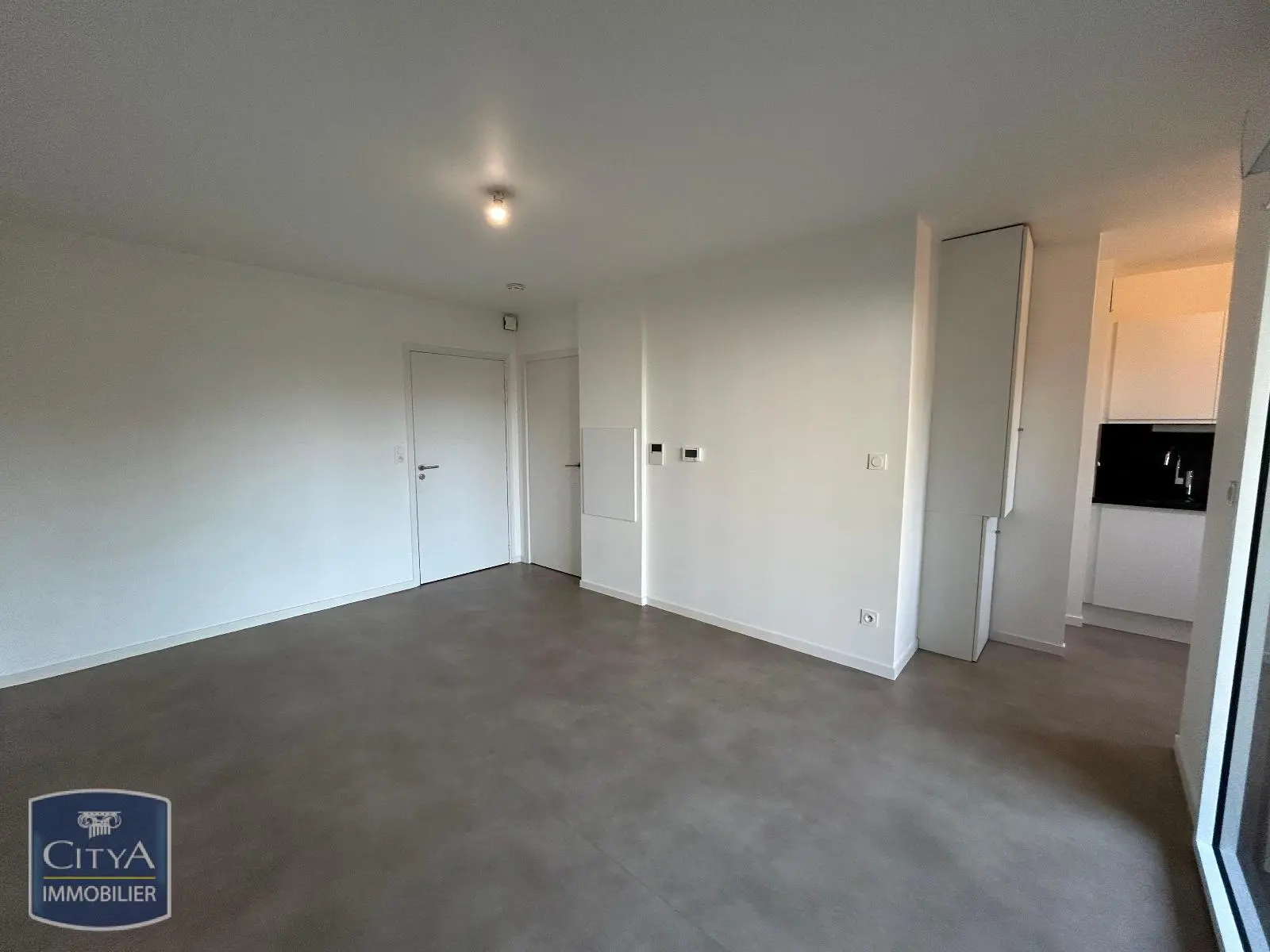 Photo 2 Appartement 1 pièce 28.53m²