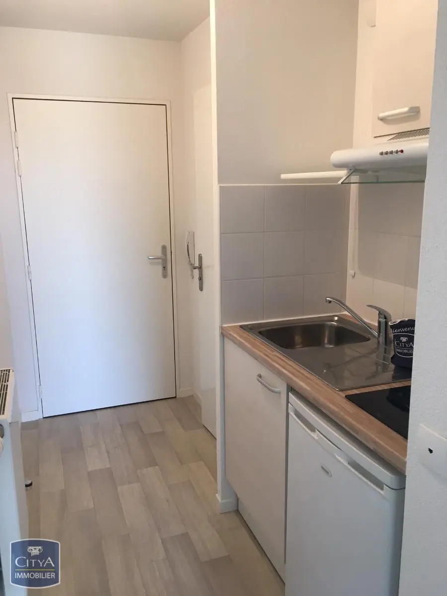 Photo 2 Appartement 1 pièce 19.54m²
