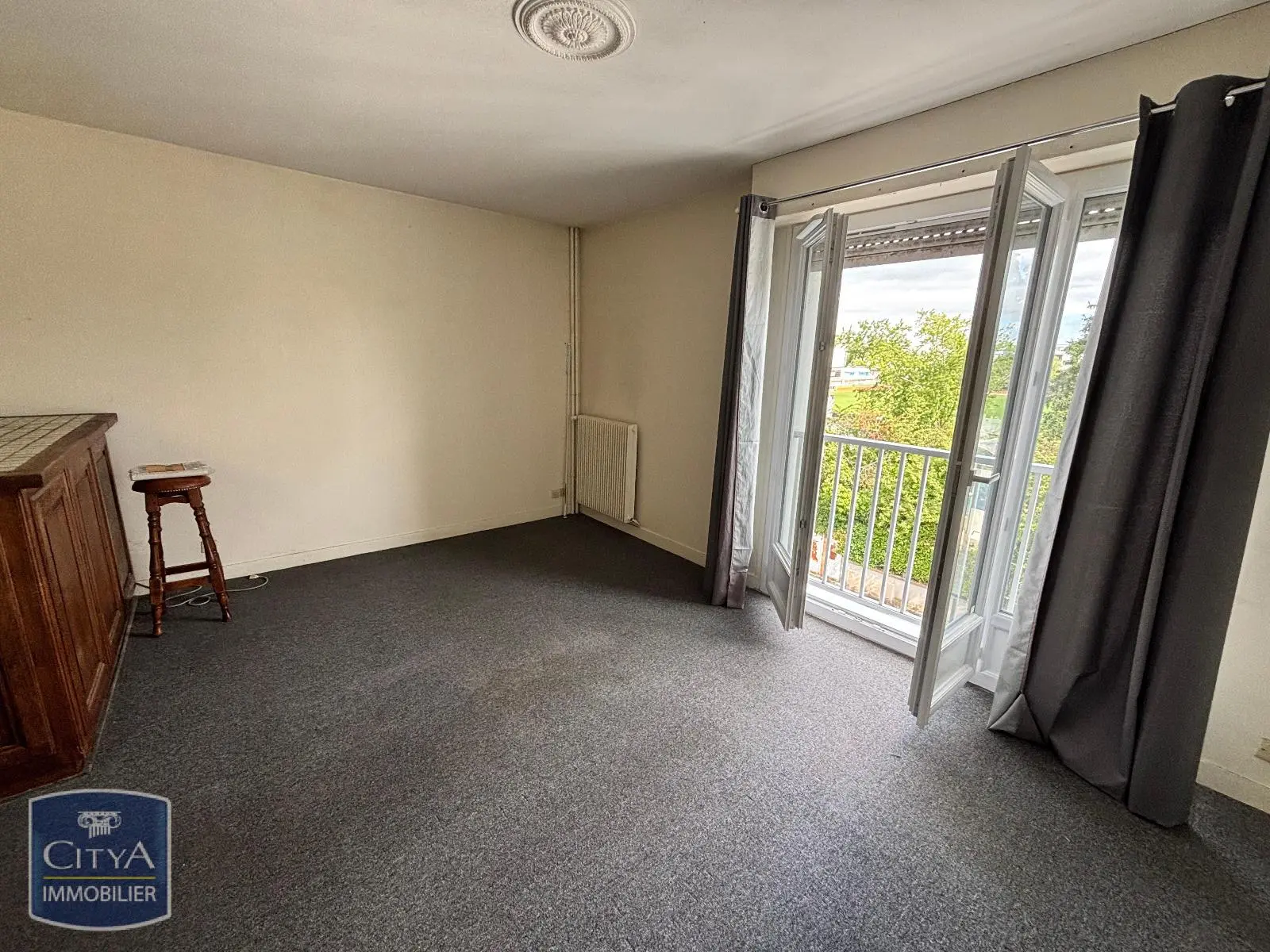 Photo 2 Appartement 1 pièce 27.8m²