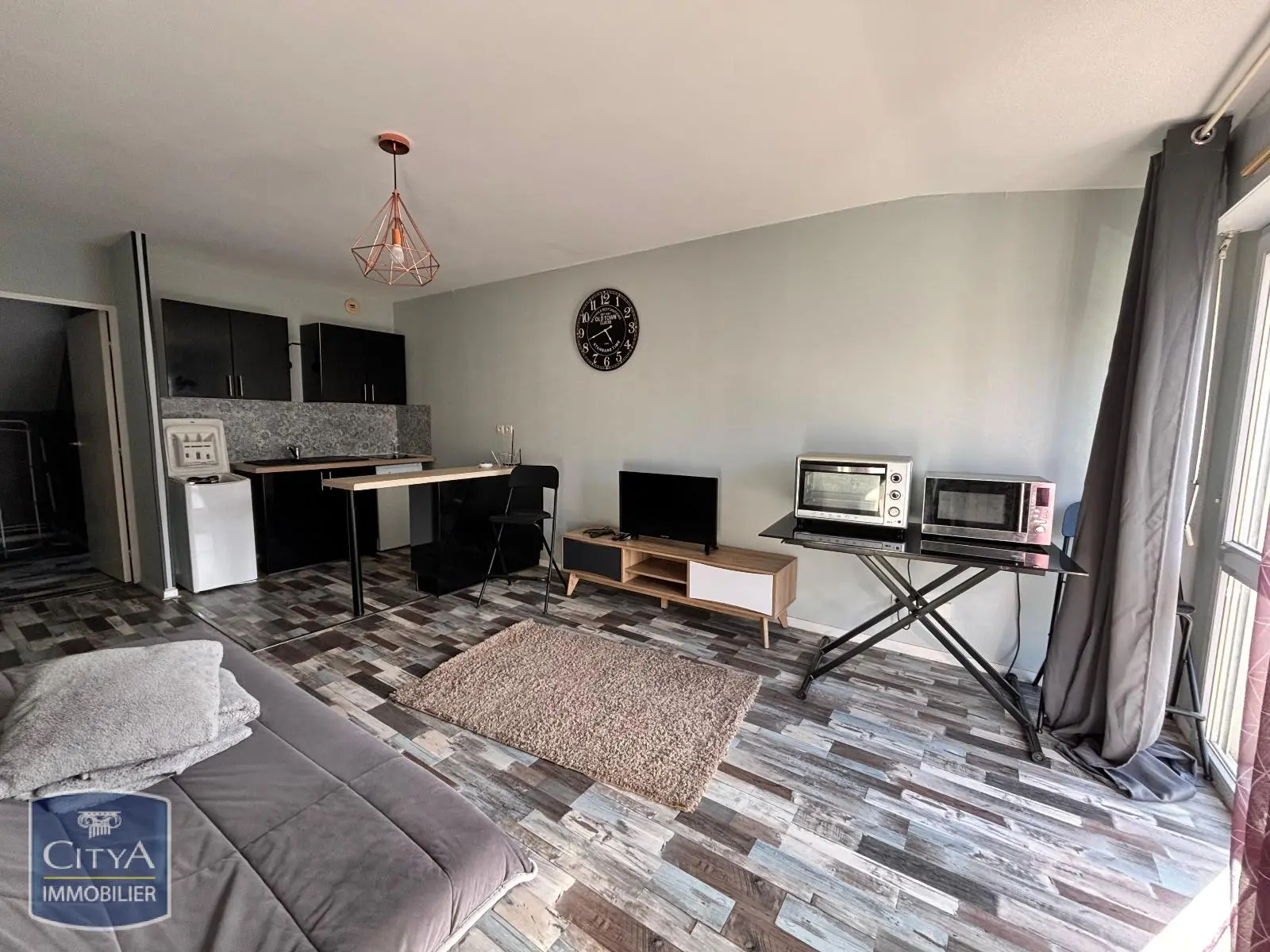 Photo 1 Appartement 1 pièce 28m²