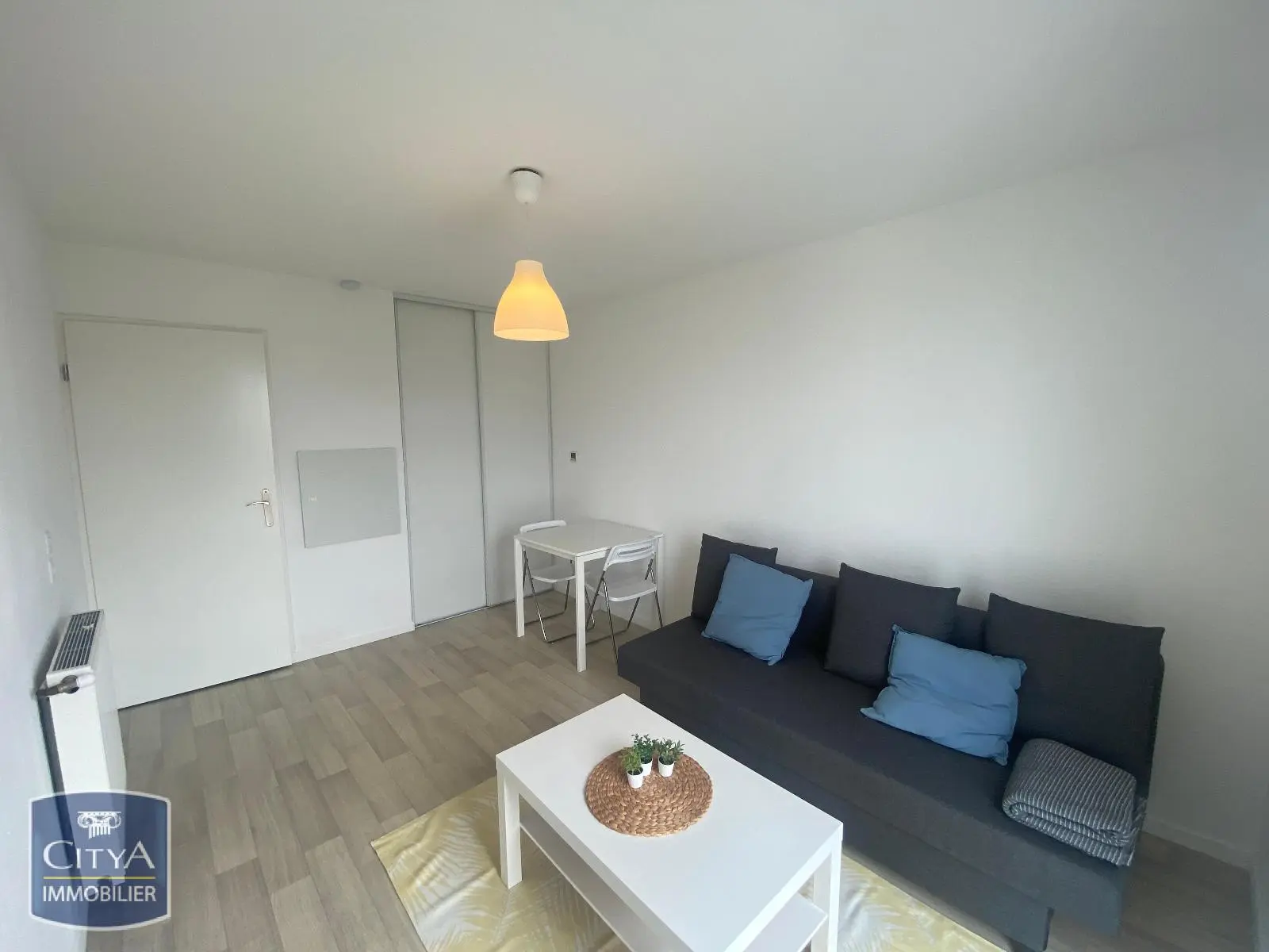 Photo 2 Appartement 1 pièce 19.54m²