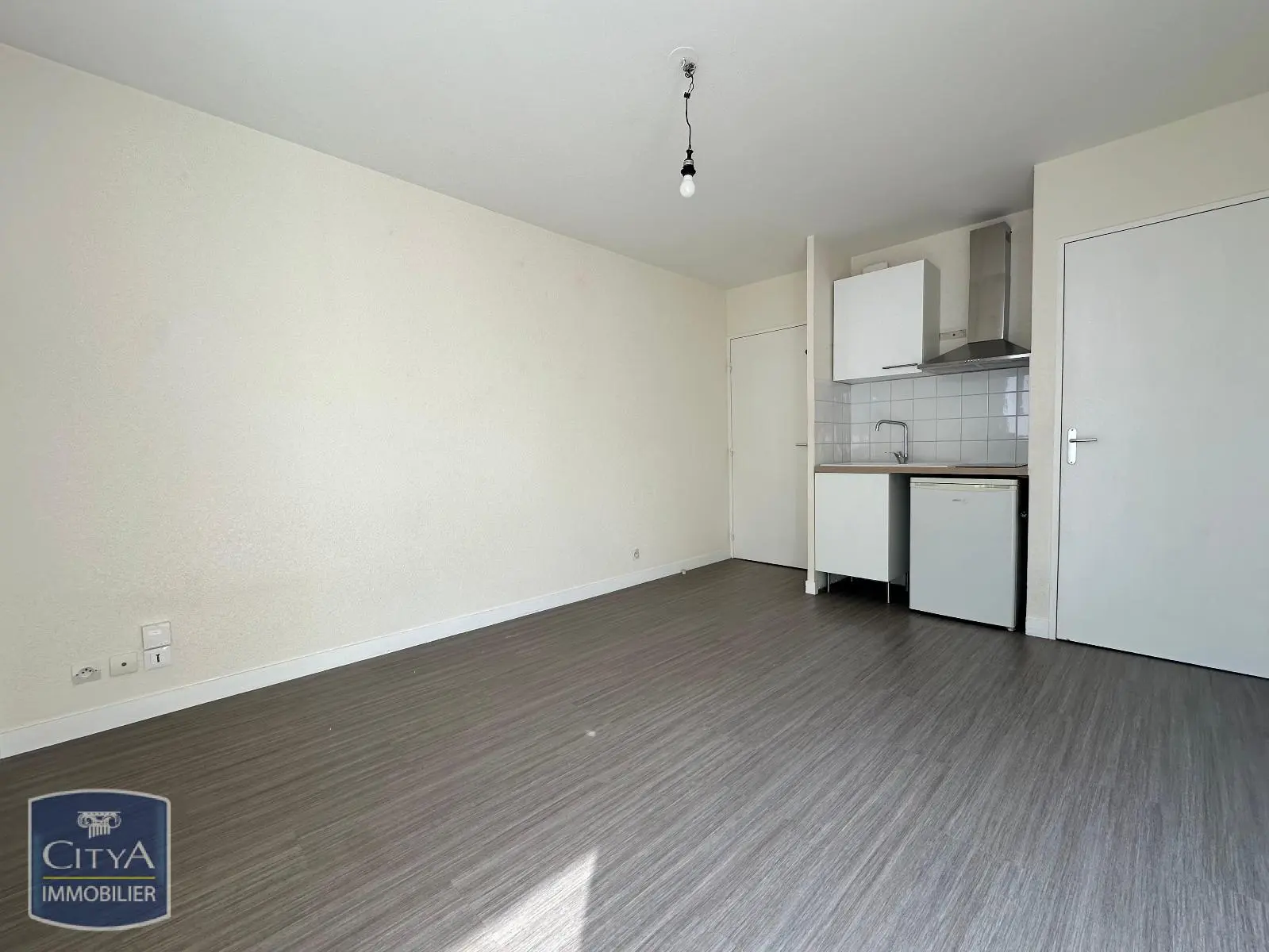 Photo 1 Appartement 1 pièce 19.53m²