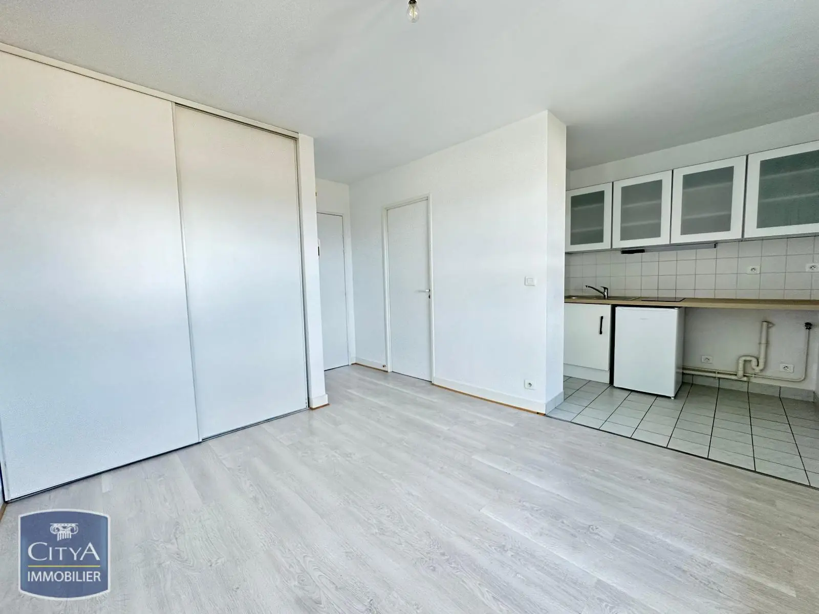 Photo 2 Appartement 1 pièce 19.23m²