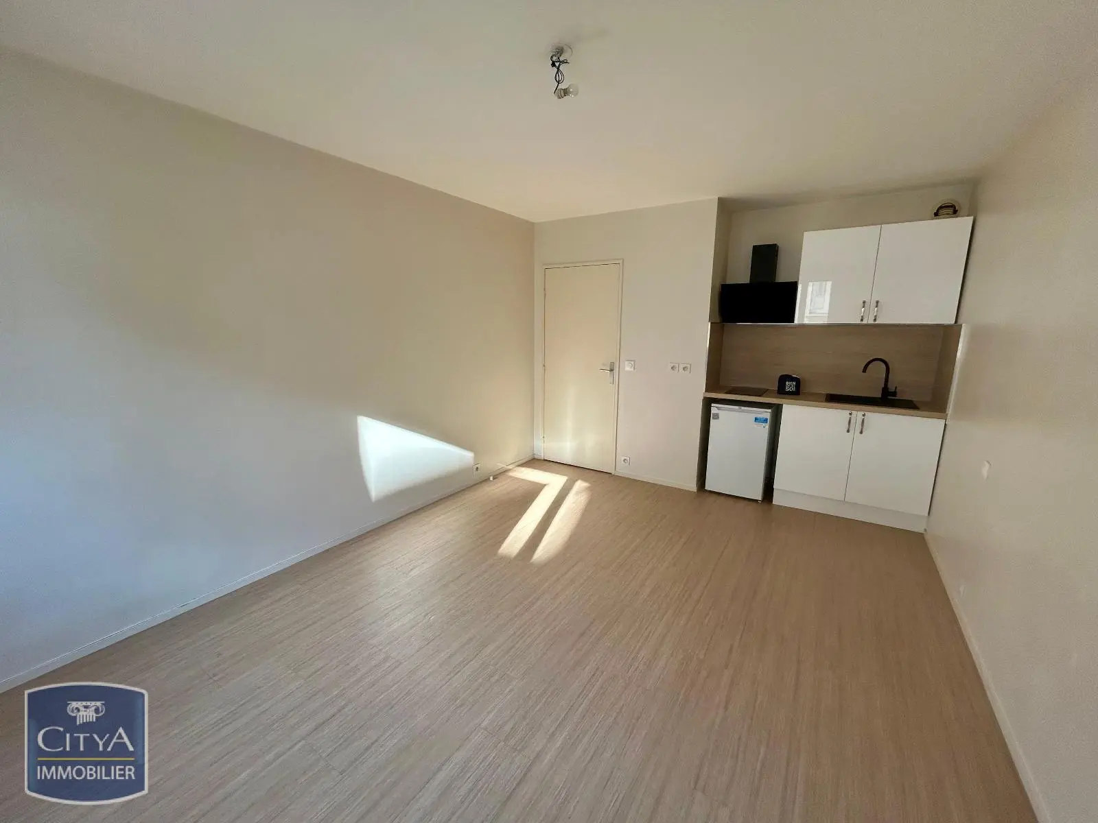 Photo 1 Appartement 1 pièce 21.13m²