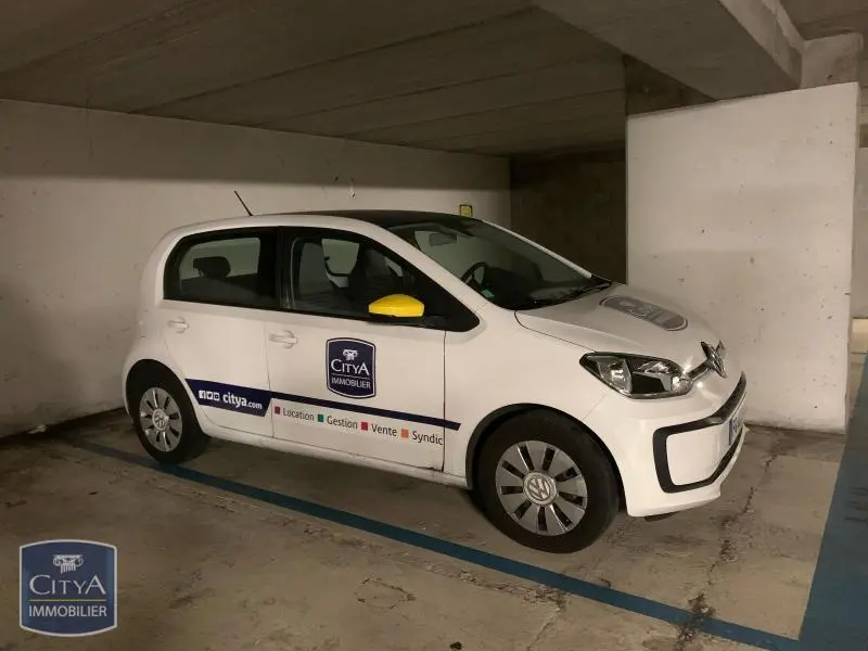 Photo 1 Parking
