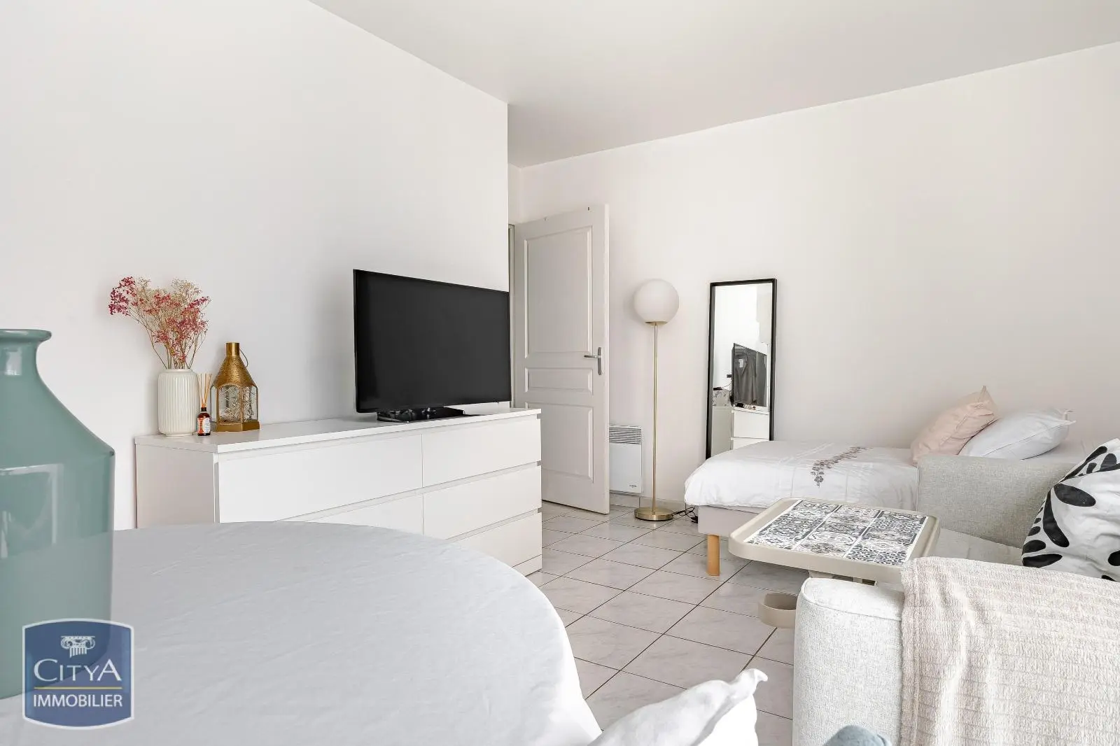 Photo 2 Appartement 1 pièce 30.94m²