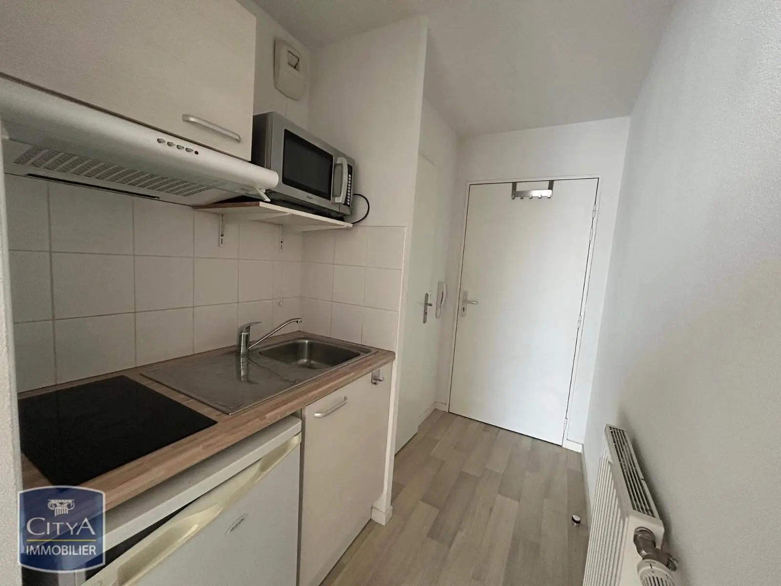 Photo 2 Appartement 1 pièce 19.54m²