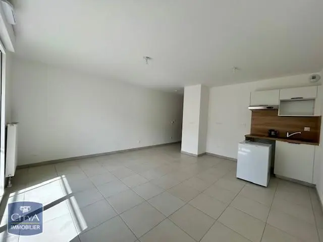 Photo 2 Appartement 1 pièce 31.84m²