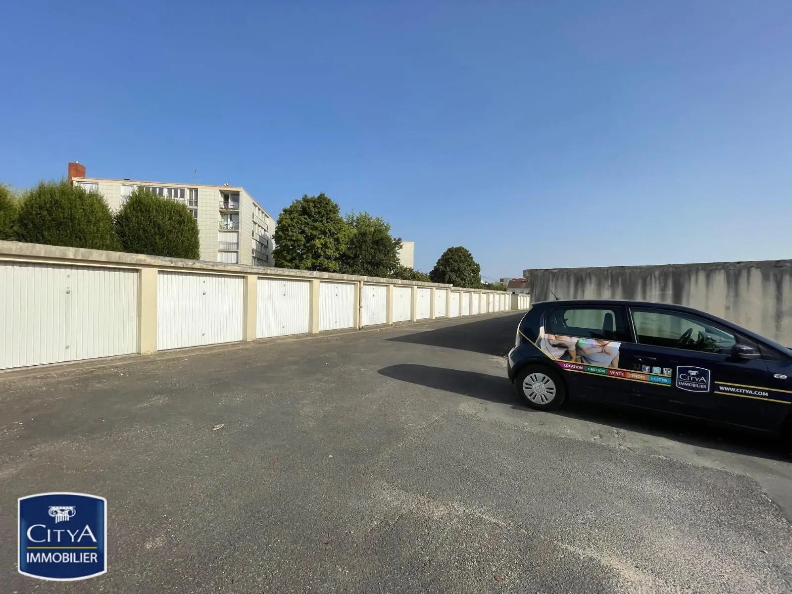 Photo 1 parking Tours