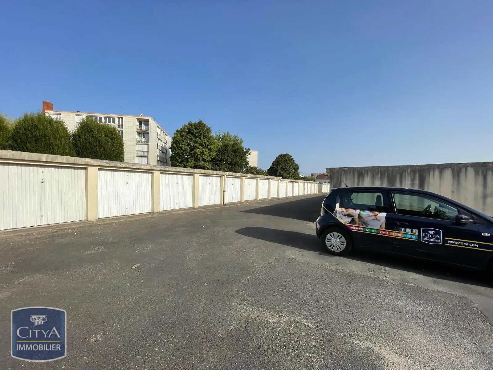 Photo 1 parking Tours