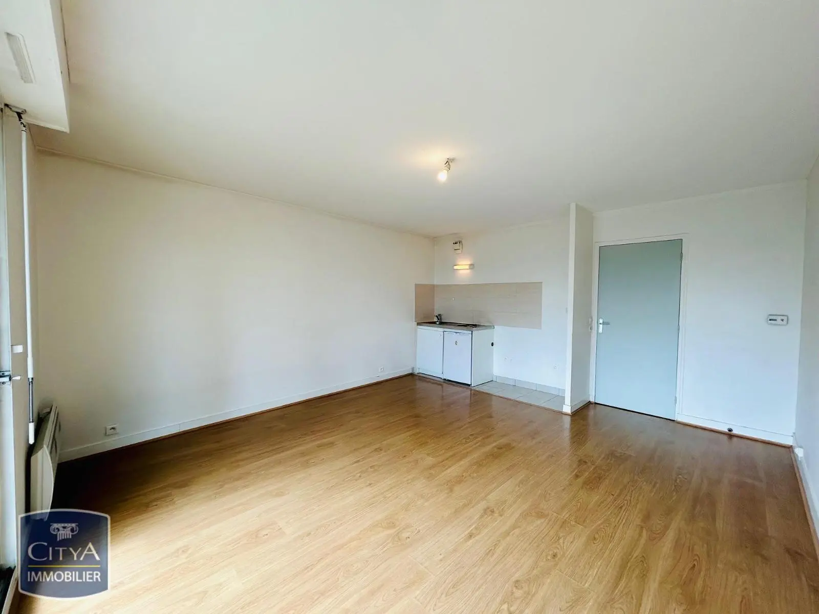Photo 2 Appartement 1 pièce 31.23m²