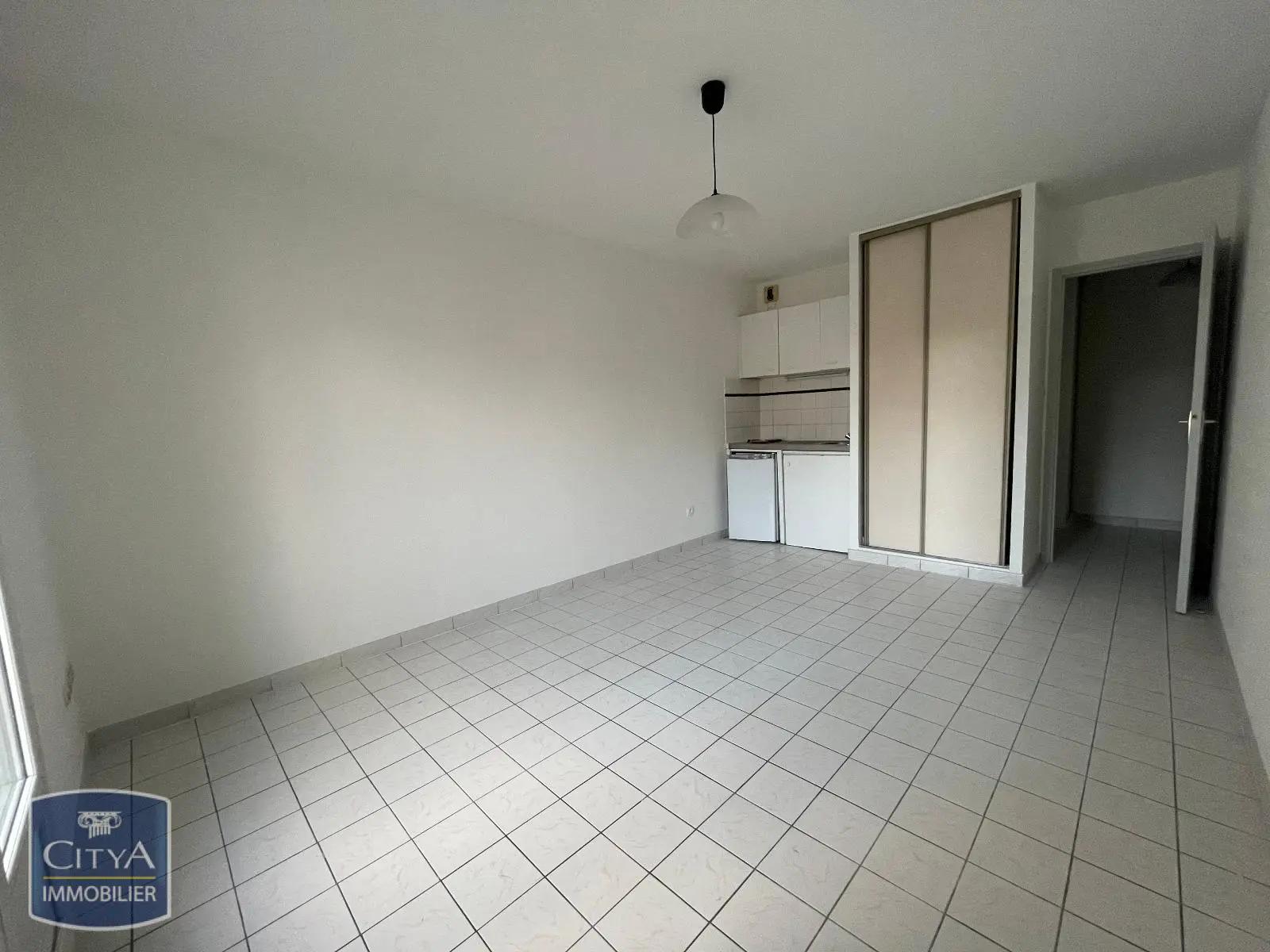 Photo 1 Appartement 1 pièce 22.87m²
