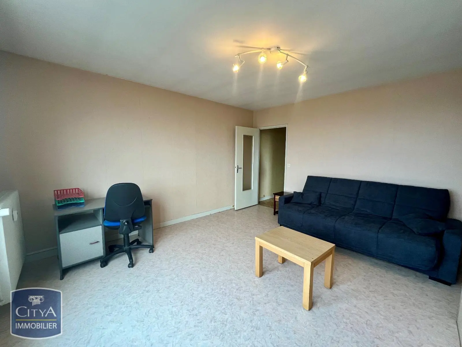 Photo 2 Appartement 1 pièce 32.18m²