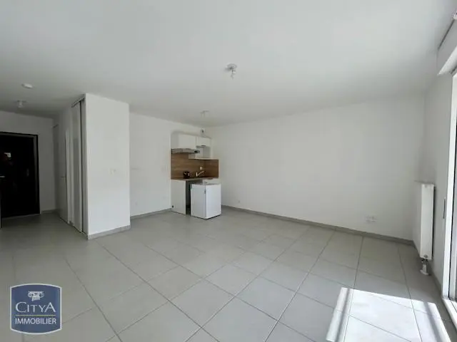 Photo 1 Appartement 1 pièce 31.84m²