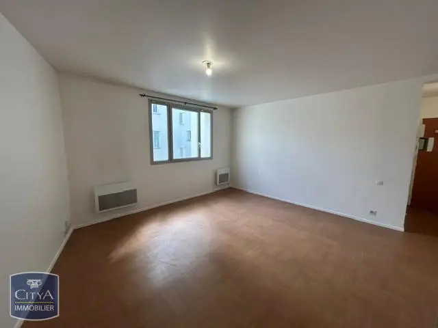 Photo 2 Appartement 1 pièce 31.87m²